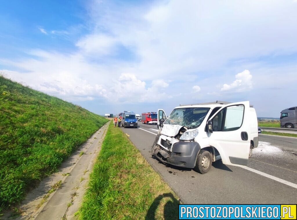 Zderzenie busa z osobówką na autostradzie A4 na 265 km kierunek Wrocław.(Zdjęcia)