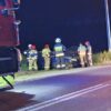 Wypadek w miejscowości Wędrynia. 20-latek miał 2,4 promila. Pasażerowie 16 i 17-lat zabrani do szpitala.(Zdjęcia)