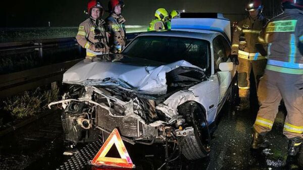 Zderzenie bmw z ciężarówką na autostradzie A4.