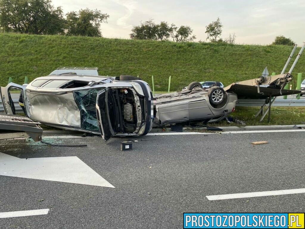 Wypadek autolawetny ,która przewoziła na przyczepie auta na autostradzie A4.(Zdjęcia)