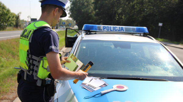 31-latek jechał autem mając prawie 3 promile. Teraz grozi mu do 2 lat więzienia.