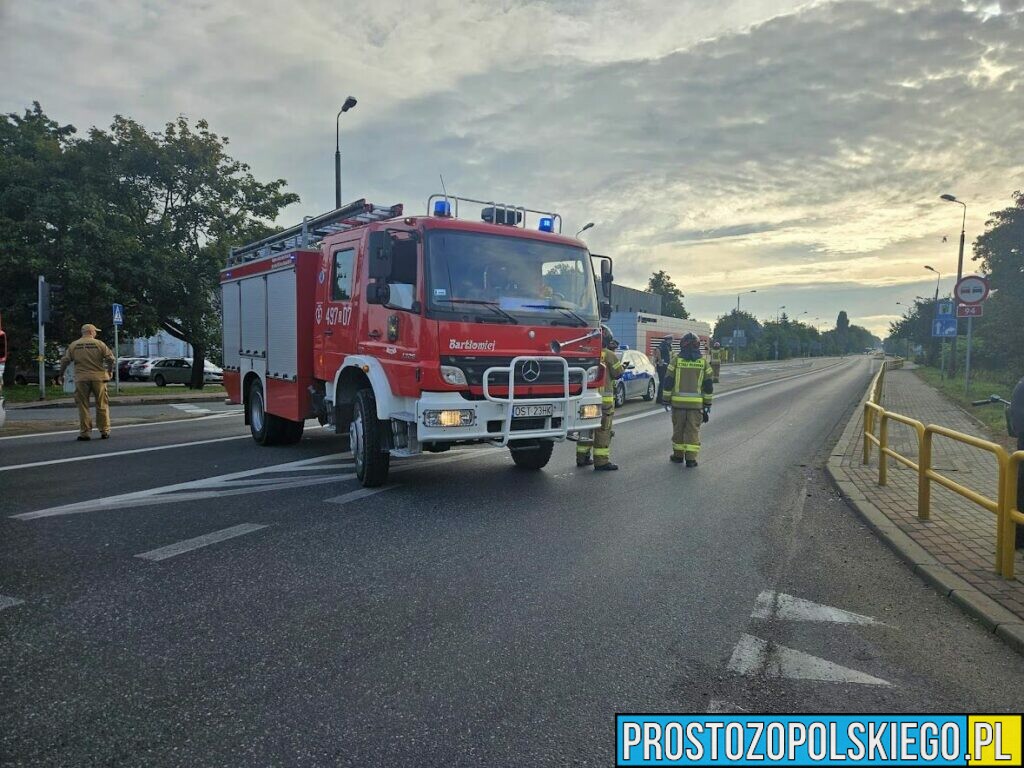 Wypadek na skrzyżowaniu w Strzelcach Opolskich. Jedna osoba została poszkodowana.(Zdjęcia)