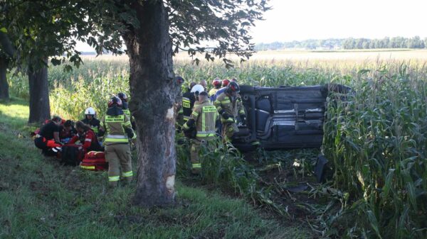 Wypadek na DK94 na wysokości miejscowości Izbicko a Ligota Czamborowa. Na miejscu lądował LPR.(Zdjęcia)