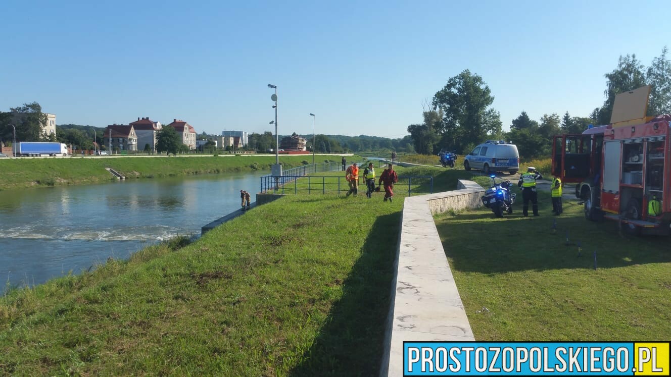 Pomoc przyszła w ostatniej chwili. Strażak w czasie wolny widział całe zdarzenie i powiadomił służby!