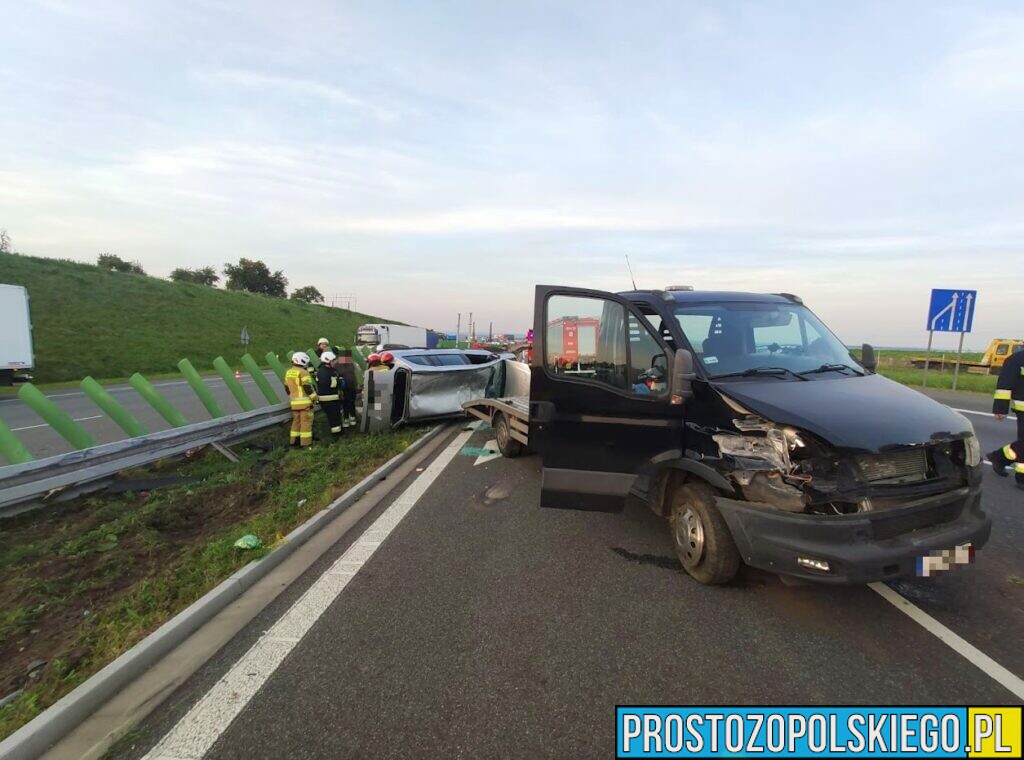 Wypadek autolawetny ,która przewoziła na przyczepie auta na autostradzie A4.(Zdjęcia)