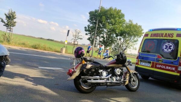 Zderzenie auta z motocyklem na ul.Luboszyckiej w Opolu.(Zdjęcia&Wideo)