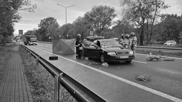 Kierująca autem śmiertelnie potraciła rowerzystę na obwodnicy Kędzierzyna Koźla.(Zdjęcia)