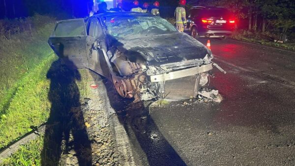 Wypadek audi na DK45 na trasie Bierdzany-Jełowa.(Zdjęcia)