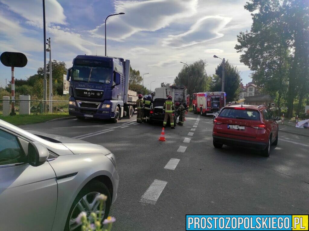 Zderzeni bmw i audi na Alei Przyjaźni w Opolu.(Zdjęcia)