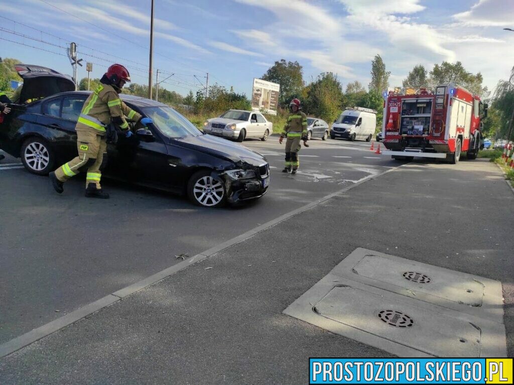 Zderzeni bmw i audi na Alei Przyjaźni w Opolu.(Zdjęcia)