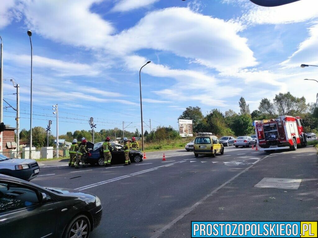 Zderzeni bmw i audi na Alei Przyjaźni w Opolu.(Zdjęcia)