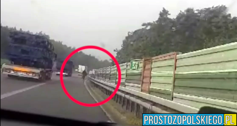 32-latek łapał „stopa” na autostradzie A4.(Wideo)