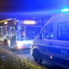 Kierująca autem zajechała drogę kierowcy autobusu MZK. Poszkodowana pasażerka trafiła do szpitala.