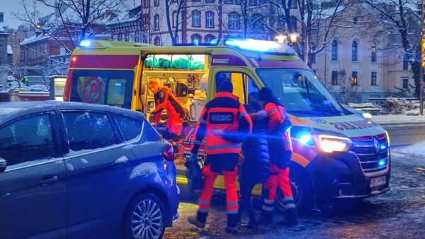 Potrącenie pieszej na ul. Piastowskiej w Opolu koło Urzędu Marszałkowskiego.(Zdjęcia)