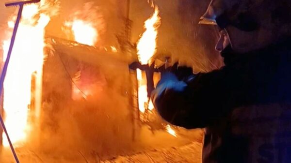 Pożar w Łambinowicach. W akcji brały udział 3 zastępy straży.(Zdjęcia)