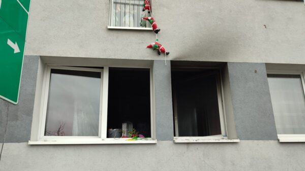 pożar mieszkania, tragedia, spalony dobytek, samotna matka z dziećmi, bez dachu nad głową, spalone mieszkanie, na święta bez mieszkania, spalony dobytek, spalone mieszkanie,