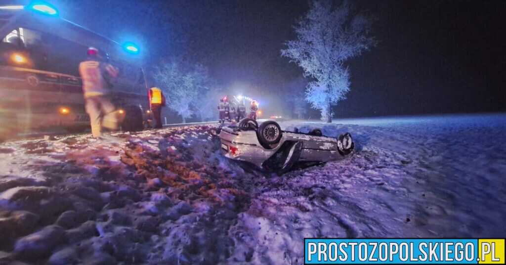 Dachowanie samochodu na DK 94 pomiędzy miejscowościami Brzeg i Gać.