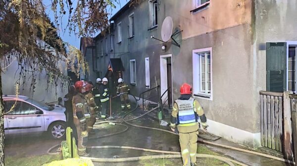 Pożar w domu wielorodzinnym w Górkach.(Zdjęcia)