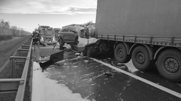 Wypadek śmiertelny na autostradzie A4.Autolaweta wjechał w naczepę ciężarówki.(Zdjęcia)