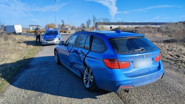 Zderzenie BMW z busem w miejscowości Bukowie w powiecie Namysłowskim.