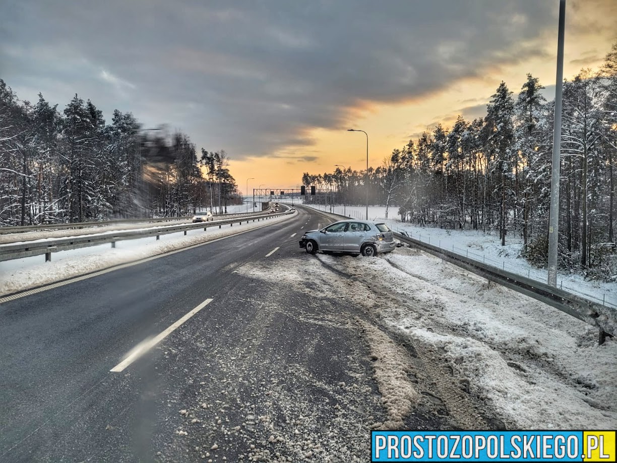 Zdarzenie drogowe na opolskim odcinku autostrady A4. Autobus zderzył sie z osobówką.