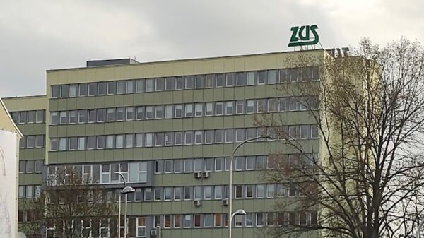 Już są! Oszuści internetowi na 800+