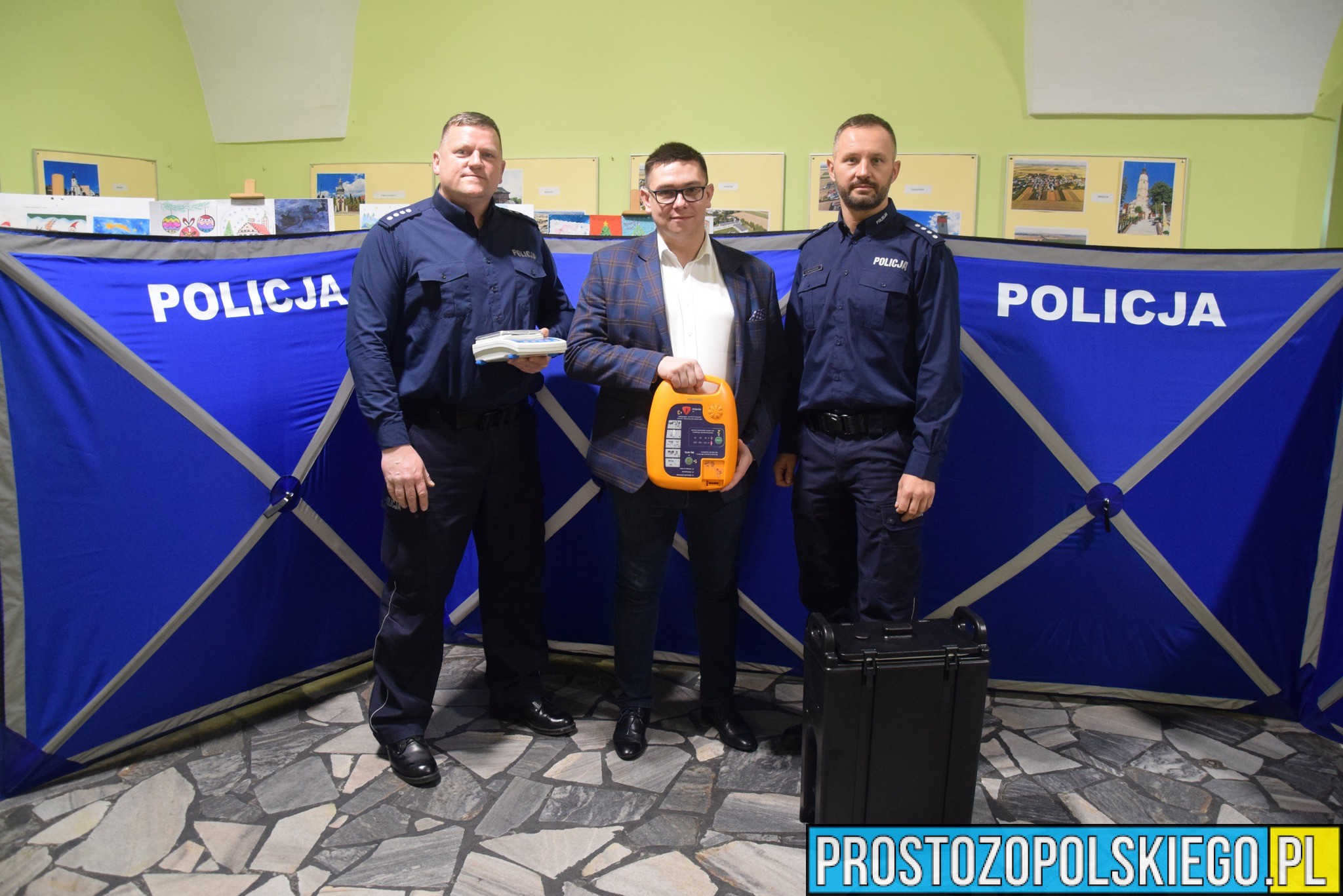 Sprzęt do ratowania życia dla policjantów z Głogówka