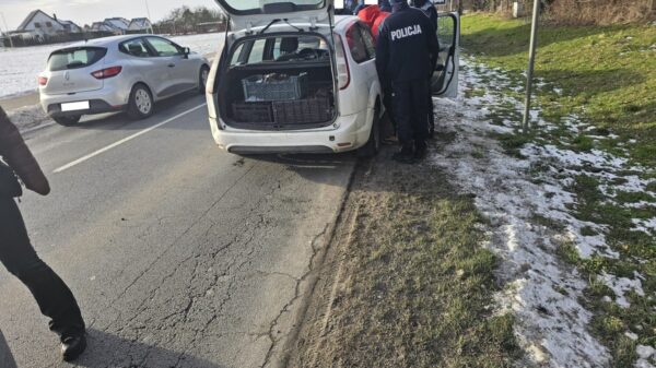 Dynamiczne zatrzymanie policjantów na ulicach Krapkowic - w bagażniku kradziony towar !