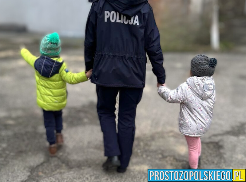 Policjantka zaprowadziła zagubionego 4-latka i jego 3-letnią siostrę prosto do ich domu.