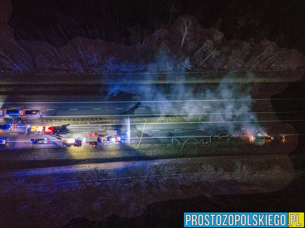 Rozszczelnienie cysterny , która przewoziła kwas solny. Autostrada A4 jest zablokowana w obu kierunkach!