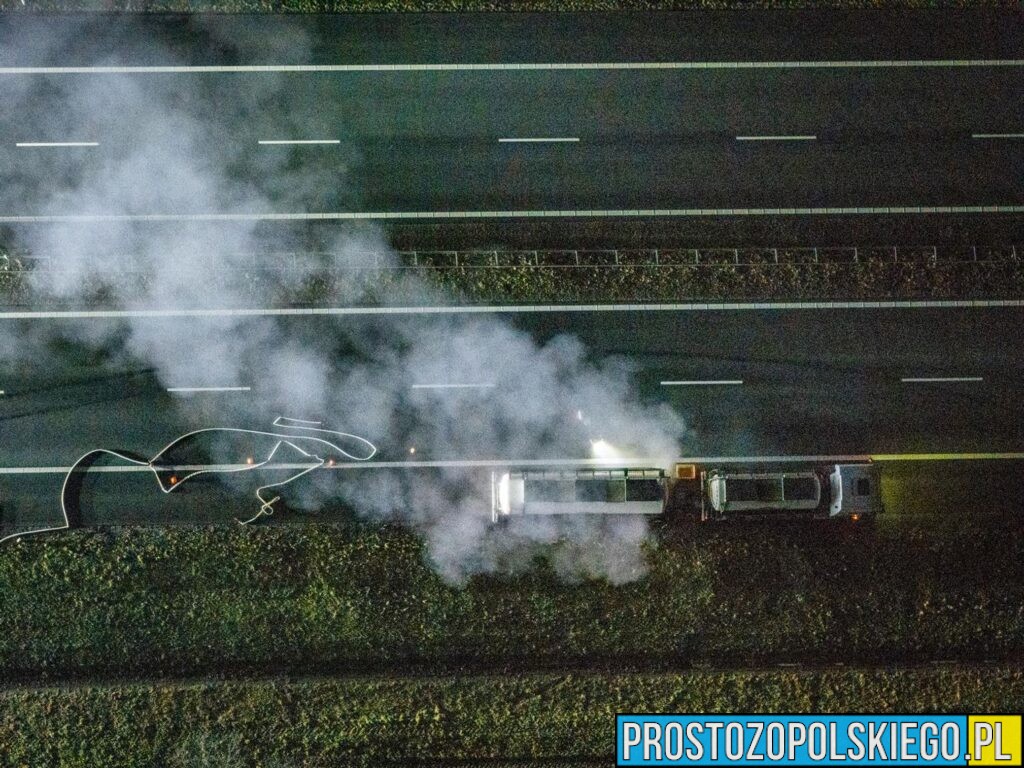 Rozszczelnienie cysterny , która przewoziła kwas solny. Autostrada A4 jest zablokowana w obu kierunkach!