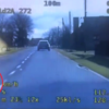 Nadmierna prędkość w oku policyjnego wideorejestratora.(Wideo)