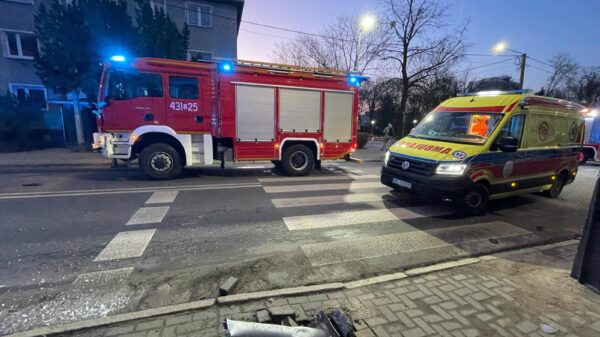 Wypadek w Kluczborku na skrzyżowaniu ulic Byczyńska-Waryńskiego. Poszkodowany został rowerzysta.