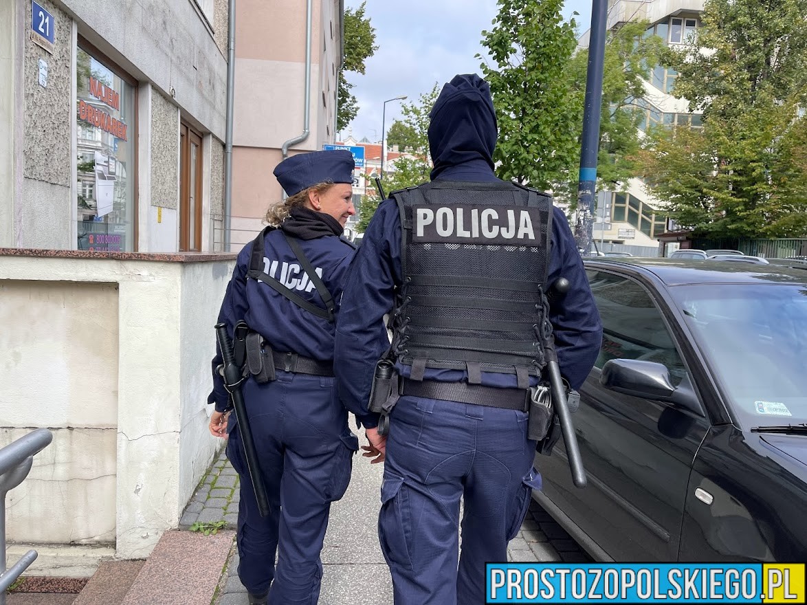 Komunikat na temat podwyżek uposażenia policjantów.