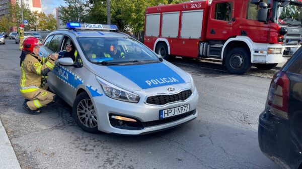 Policjanci uratowali 40-letnią kobietę, strażacy reanimowali 49-letniego mężczyznę w Brzegu.
