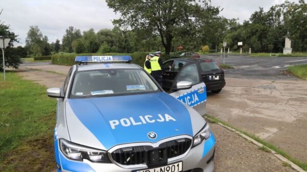 Na zakazie i pod wpływem alkoholu 38-latek kierował samochodem.