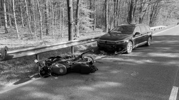 Policjanci wyjaśniają okoliczności tragicznego wypadku z udziałem motocyklisty (27-lat) pomiędzy miejscowościami Ładzą a Krzywa Góra.