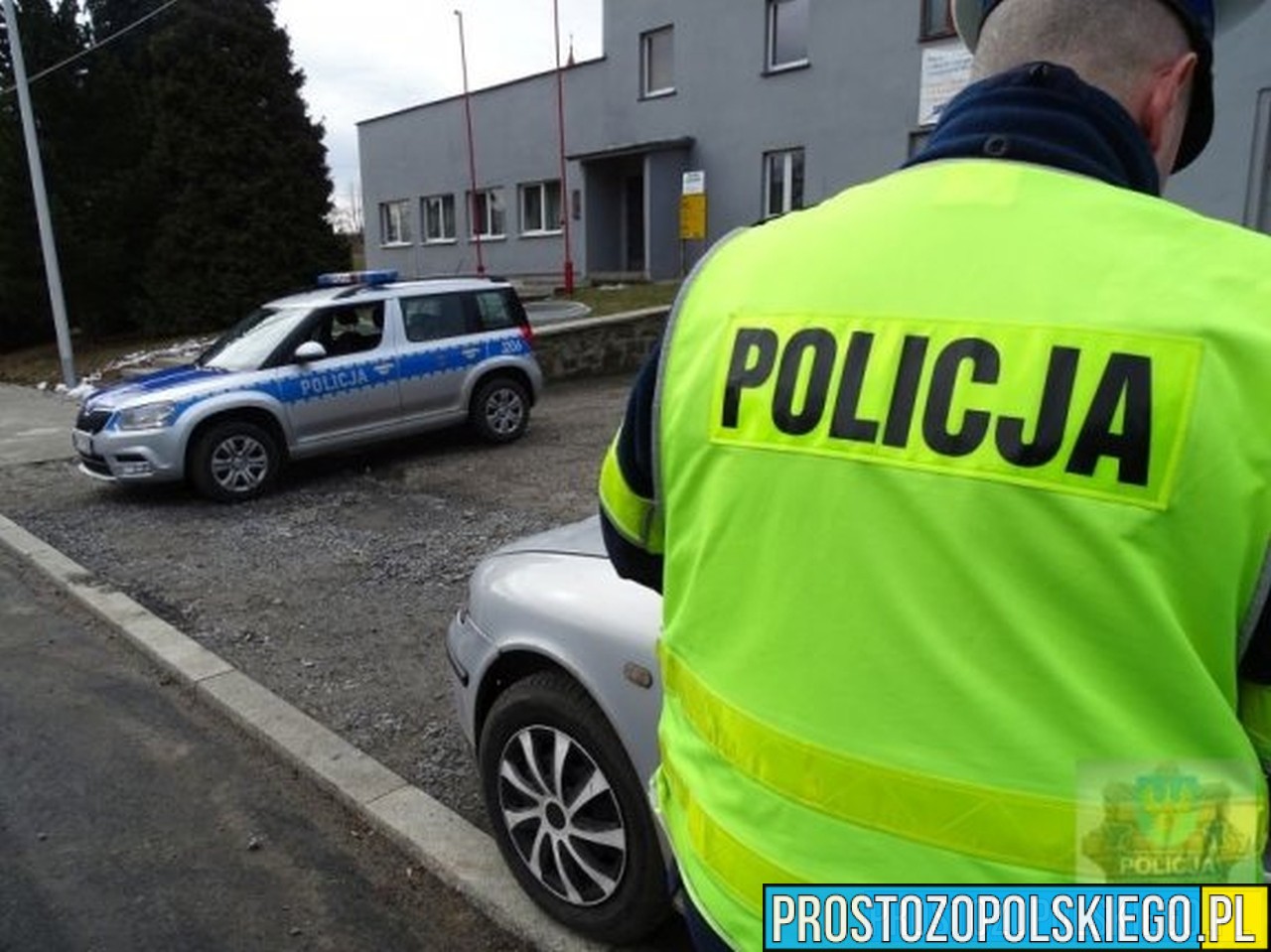 39-letnik kierujący skodą został zatrzymany do kontroli drogowej . Mężczyzna miał blisko 2 promile. Samochód został zabezpieczony na parking.