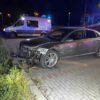 Kierujący Audi A8 na ukraińskich numerach stracił panowanie nad pojazdem i wjechał w bariery na wiadukcie . Policja szuka kierowcy ,który ...