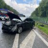 31-latek kierujący fordem wjechał w bariery na autostradzie A4. Kobieta w ciąży zabrana do szpitala.