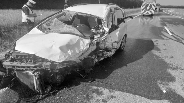 Wypadek śmiertelny na DK46 Paczków-Kamienica. Zderzenie busa, który przewoził dzieci. Na miejscu lądowały dwa LPR-y.(Zdjęcia)