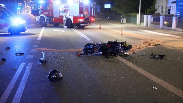 Wypadek na ul. Niemodlińskiej w Opolu .Motocyklista w stanie ciężkim został zabrany do szpitala. (Zdjęcia &Wideo)