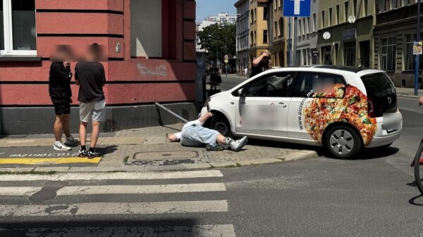 Zdarzenie drogowe na ul. Reymonta w Opolu.(Wideo)