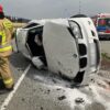 Dachowanie BMW, którym kierował 19-latek w miejscowości Zimna Wódka. 2 osoby trafiły do szpitala.