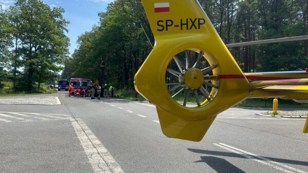 Wypadek motocyklistki na DW463 na wysokości skrzyżowania miejscowości Staniszcze Małe i Myślina. LPR zabrał poszkodowaną do szpitala.