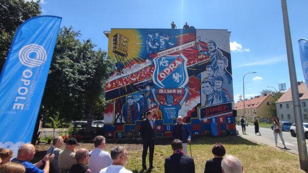Oficjalnie odsłonięto mural na Oleskiej, w ramach obchodów 79-lecia Odry Opole.(Zdjęcia)