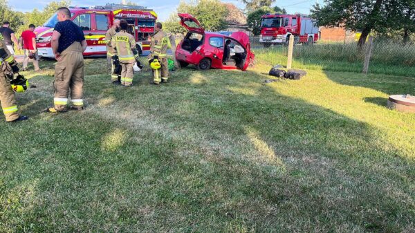 Wypadek w miejscowości Grabice . Nietrzeźwy kierowca zabrany do szpitala.