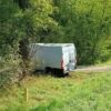Zderzenie dwóch samochodów dostawczych na trasie Kamienna-Gręboszów na DK42 w powiecie namysłowskim.