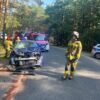 Zderzenie czołowe samochodu osobowego z ciężarowym w miejscowości Wierzchy w powiecie kluczborskim.