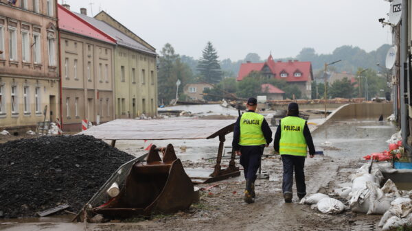 Kolejną dobę policjanci walczą z żywiołem.(Zdjęcia)